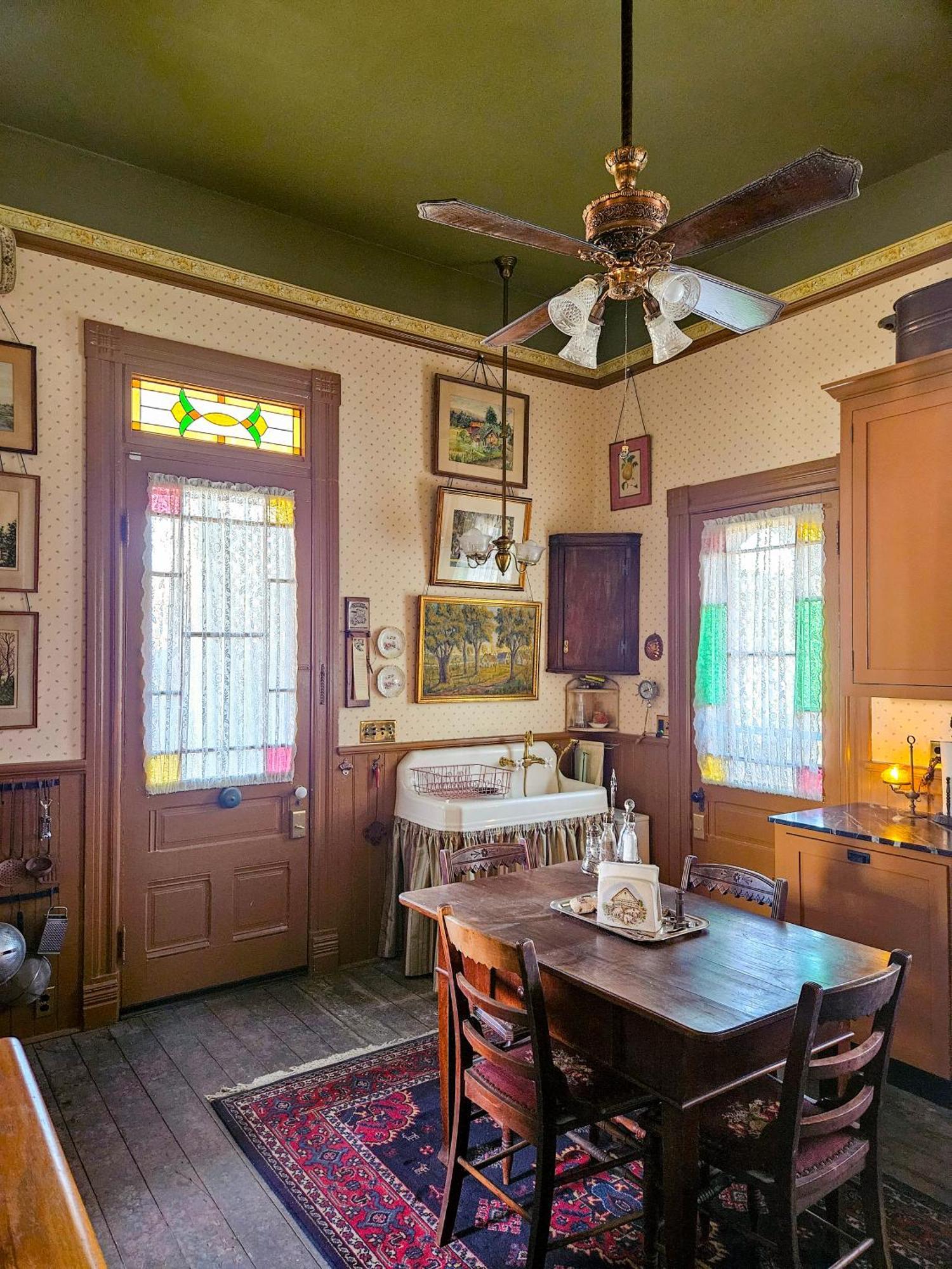 The Jd Hyde Historic Inn ไวเซเลีย ภายนอก รูปภาพ
