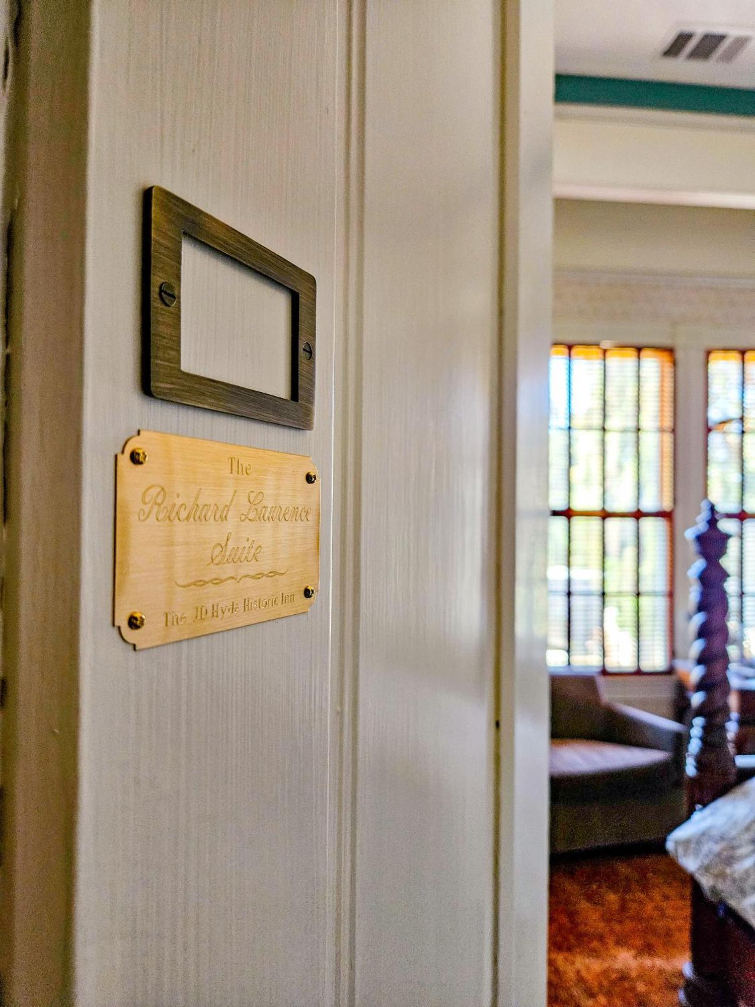The Jd Hyde Historic Inn ไวเซเลีย ภายนอก รูปภาพ