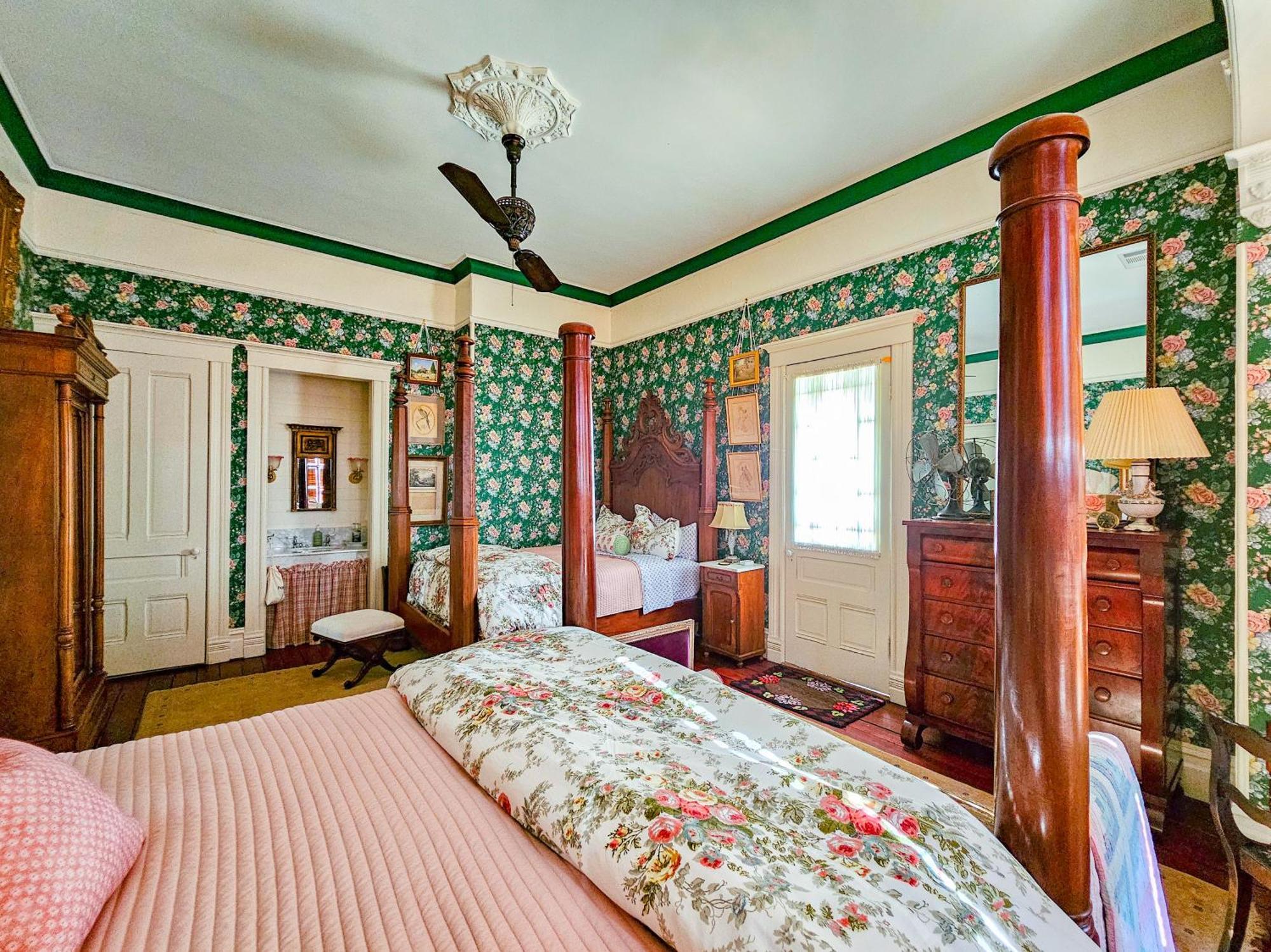 The Jd Hyde Historic Inn ไวเซเลีย ภายนอก รูปภาพ