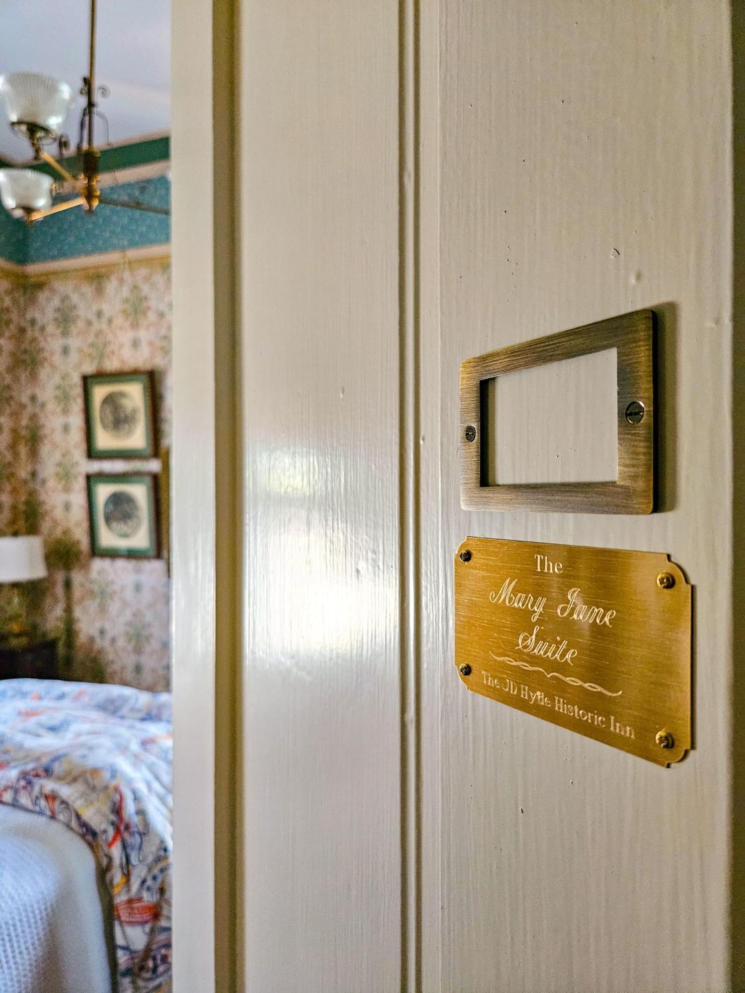 The Jd Hyde Historic Inn ไวเซเลีย ภายนอก รูปภาพ