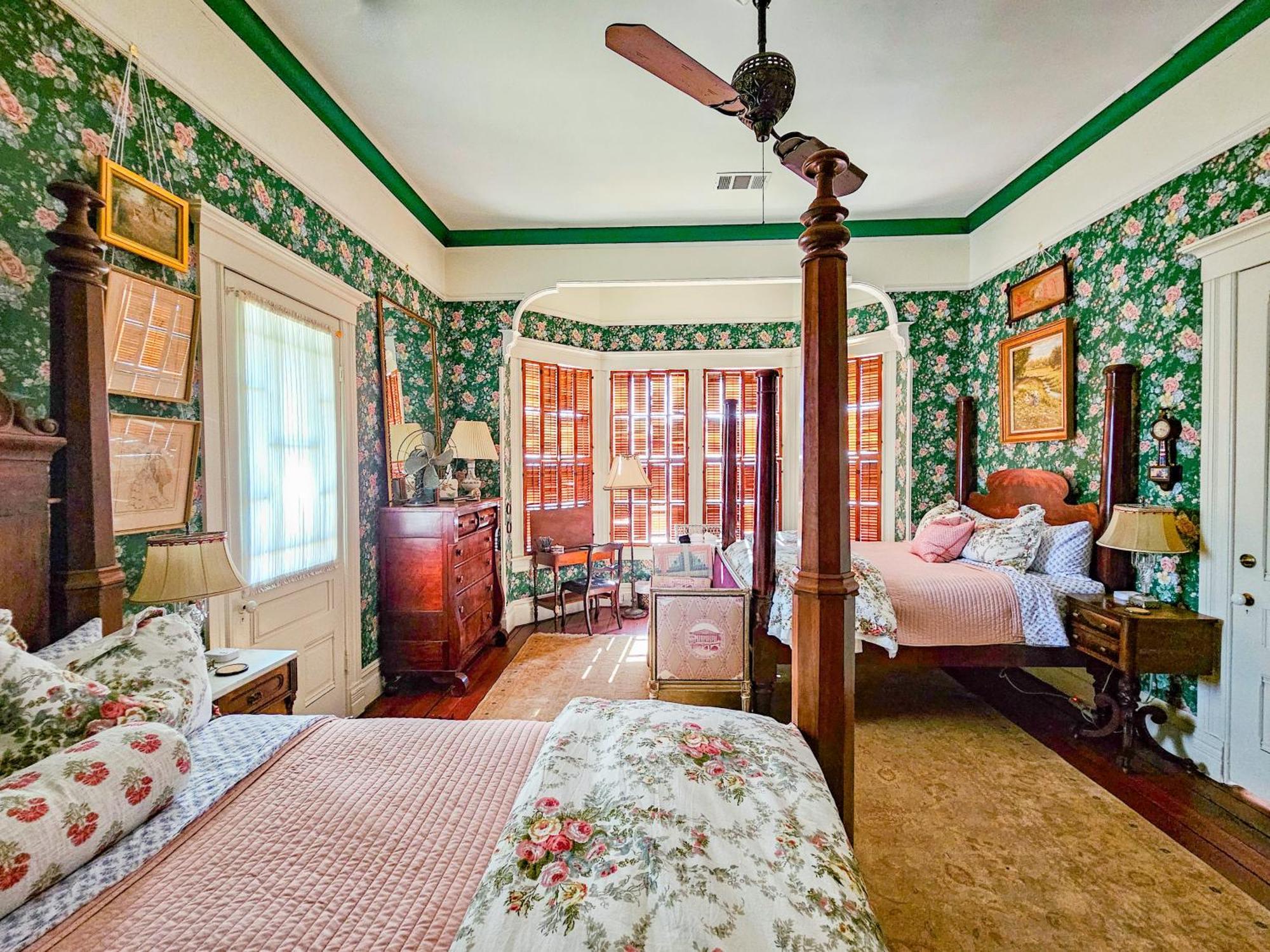 The Jd Hyde Historic Inn ไวเซเลีย ภายนอก รูปภาพ