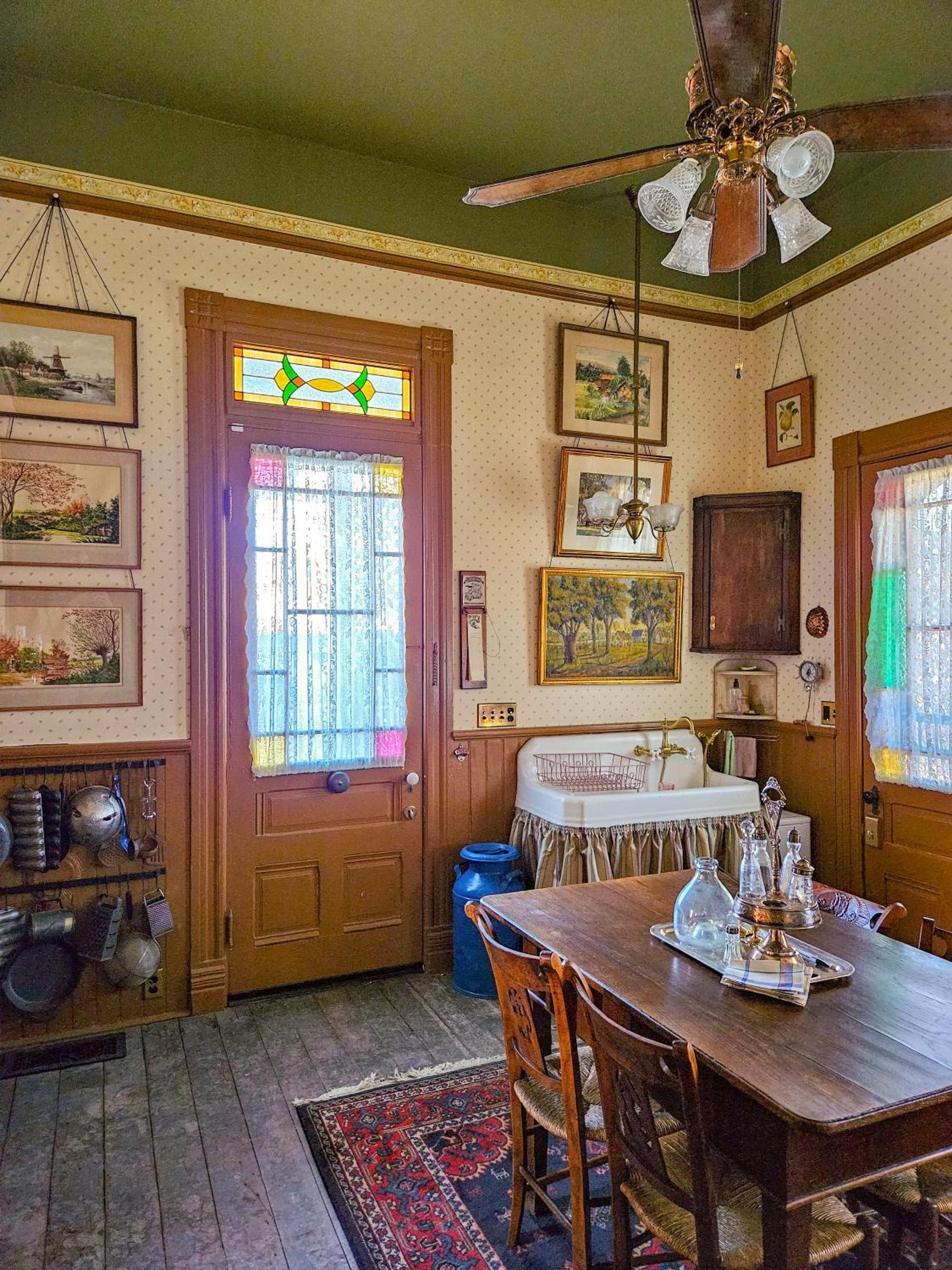 The Jd Hyde Historic Inn ไวเซเลีย ภายนอก รูปภาพ