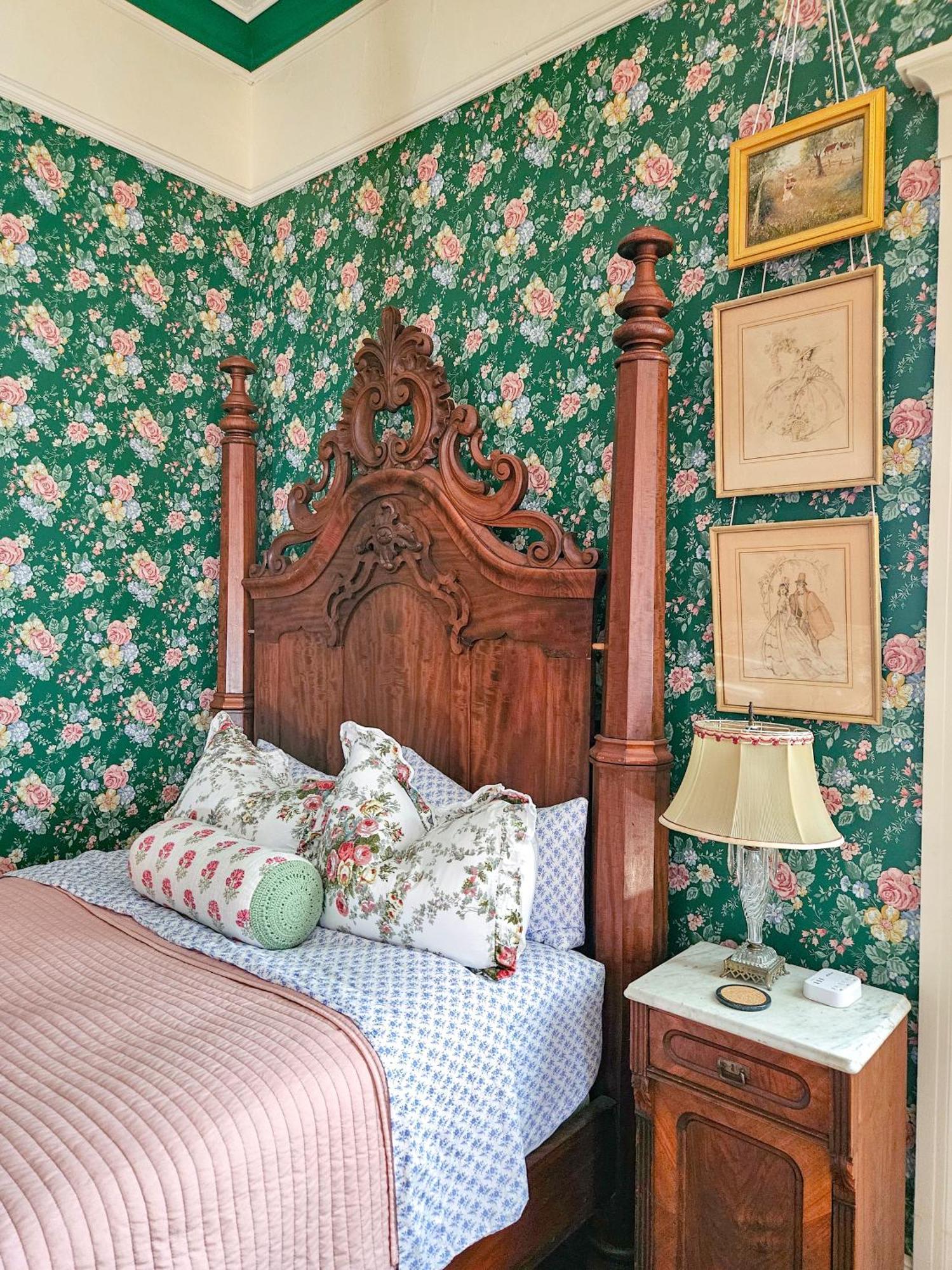 The Jd Hyde Historic Inn ไวเซเลีย ภายนอก รูปภาพ